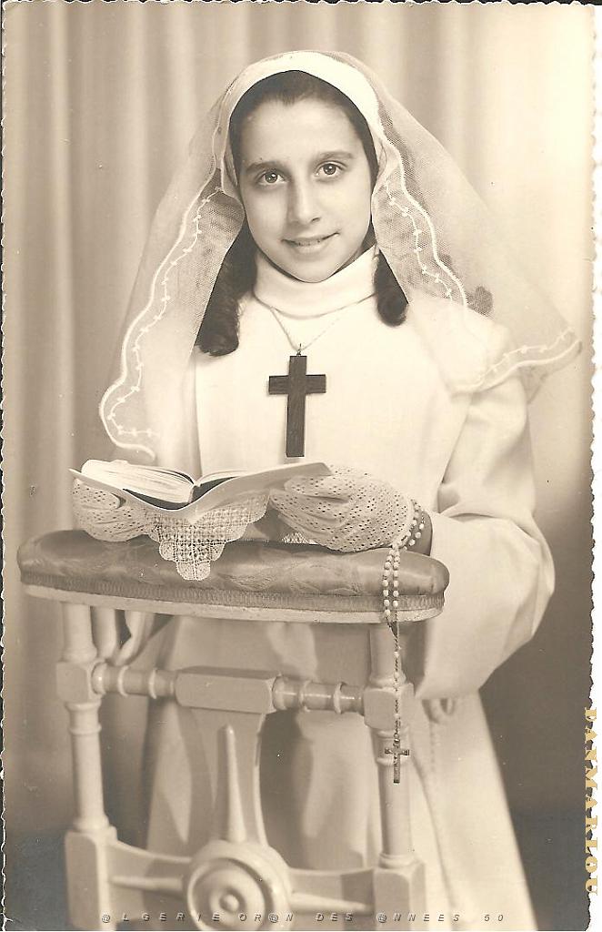 COMMUNIONS ORAN PAROISSE ST EUGENE 196 Figueredo Annie.jpeg